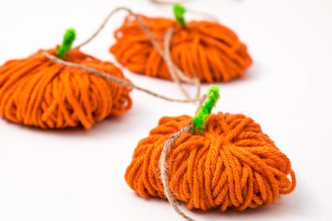 Pumpkin Yarn Garland